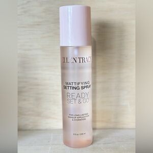 Ellen Tracy Mattifying Setting Spray - clear 8oz